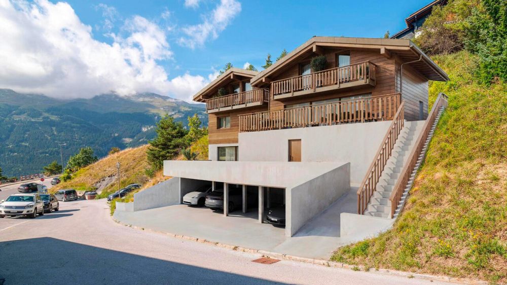 Chalet-Wohnung 4,5/5,5 Zimmer in Crans-Montana - Vue sur les 2 chalets mitoyens (Rendu photo) / View of the 2 adjoining chalets (Photo rendering) / Vista dei 2 chalet adiacenti (Foto rendering)