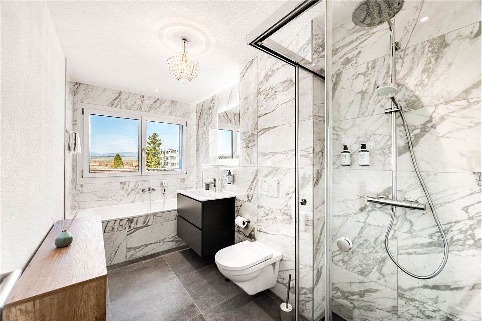 Magnifique attique meublé de 2,5 pièces avec terrasse de 65 m² à Avenches -  Bild 4