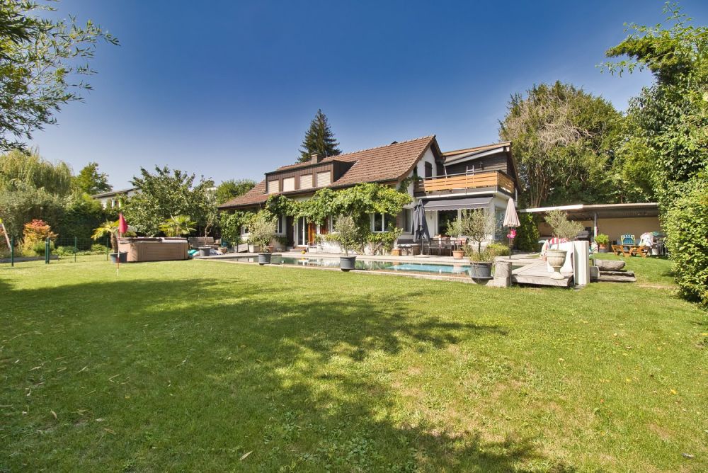 Traumhafte Lage/Garten- und Poolparadies/unmittelbar nähe Aare/viel Potenzial (Ausbau oder Neubau) - Bild 7