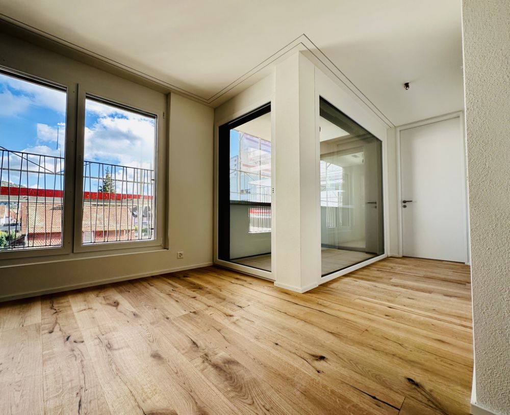 EXKLUSIVE WOHNUNG IN BADEN - NUR 30 MINUTEN BIS HB-ZÜRICH - Balkon.jpeg