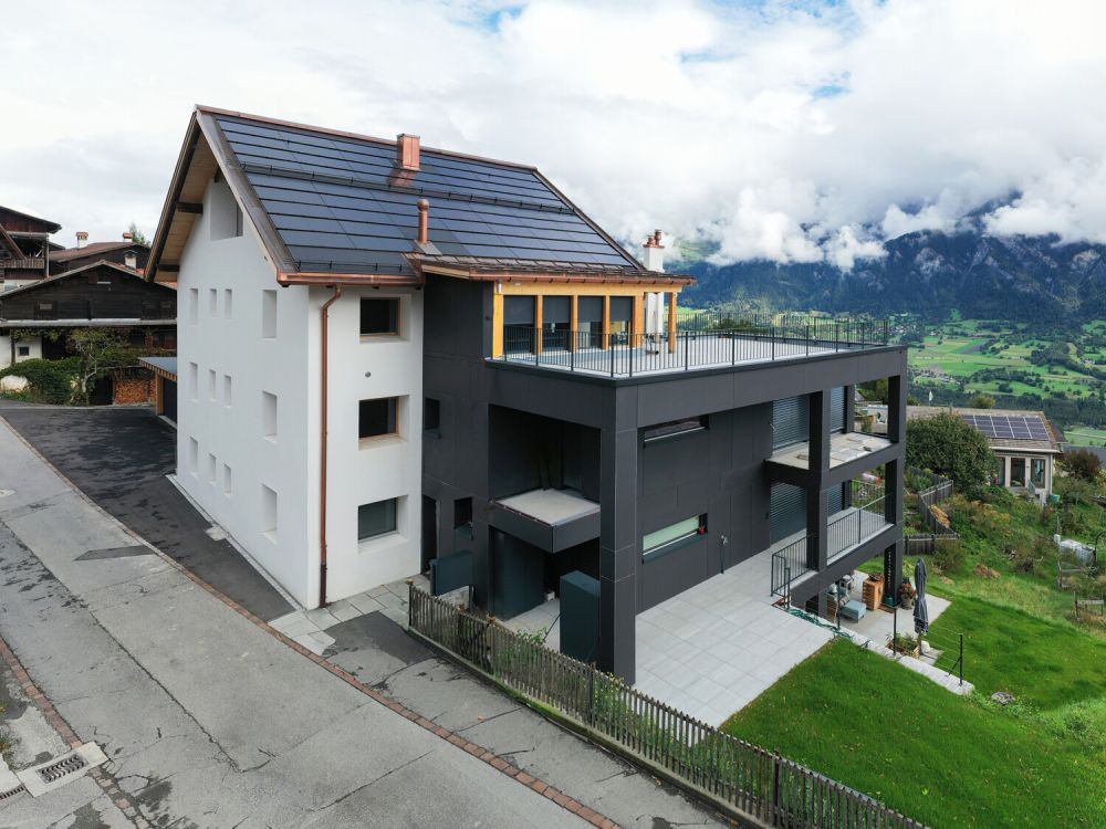 Atemberaubende Maisonette Wohnung mit Rundumblick - Drohnenaufnahme