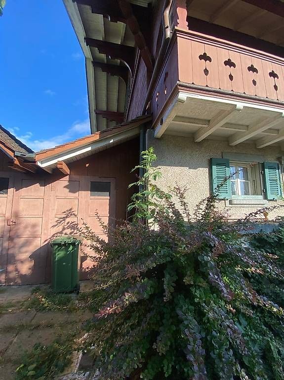 Haus mit unverbaubarer Alpensicht & Baulandreserve -  Bild 3