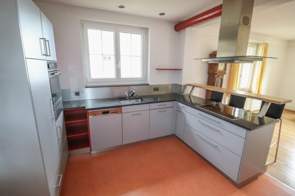 8.5-Zi-Haus, auch als Mehrgenerationenhaus nutzbar, auf 1'441 m2 Land mit Baulandreserve -  Bild 6