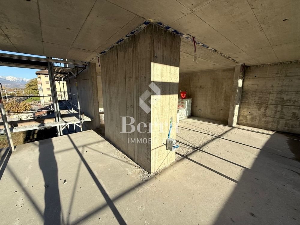 Vaste appartement dans nouveau lotissement, équipement supérieur -  Bild 11