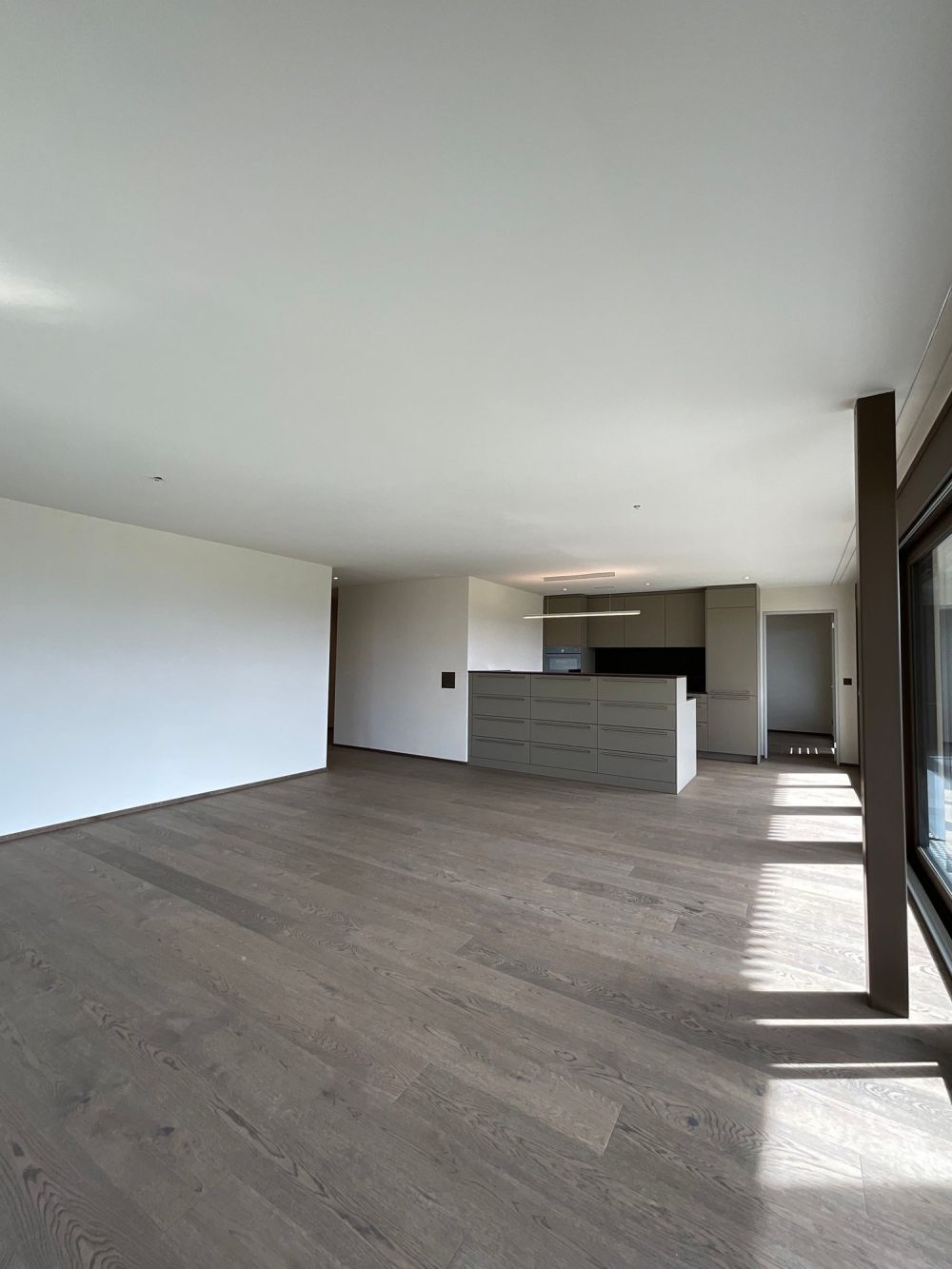 Grosszügige 3.5 Zimmer-Wohnung mit wundervoller Aussicht auf das Bergpanorama -  Bild 5