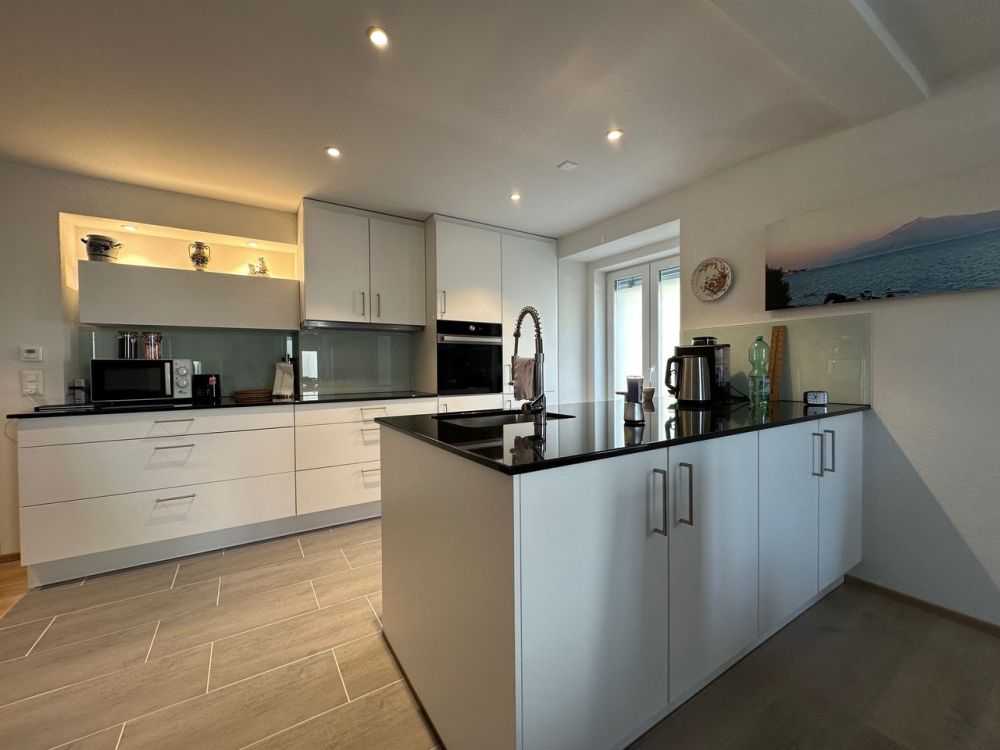 Neuwertige 3.5-Zimmer-Wohnung mit Sitzplatz und Carport zu verkaufen - Bild 6