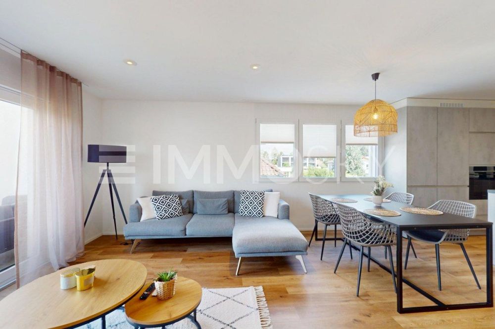Duplex familial proche de toutes les commodités - Salon chaleureux
