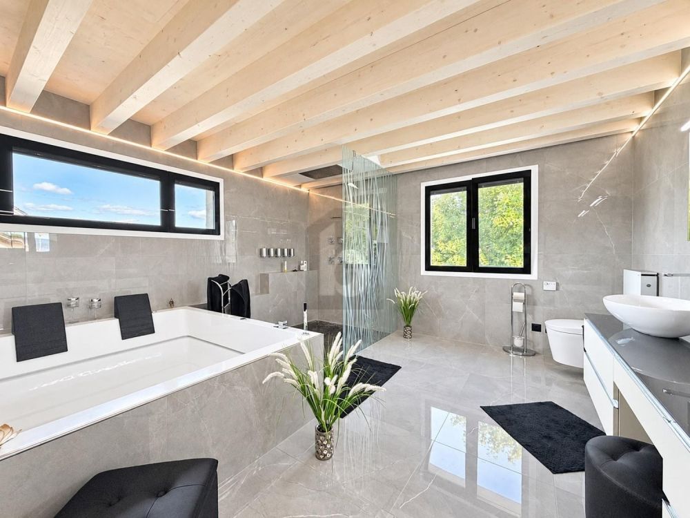 EXKLUSIV MIT POOL & LUXURIÖSEM WELLNESSBAD -  Bild 2