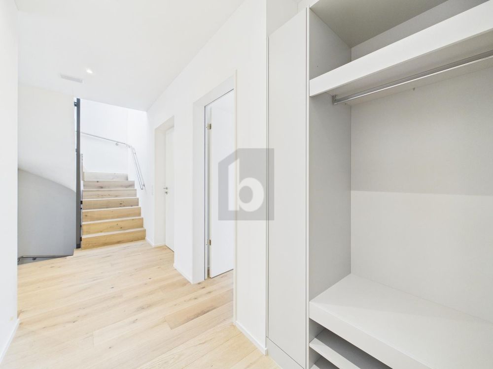 PREISHIT! NEUBAU MIT ZWEI TERRASSEN UND GARTEN -  Bild 4