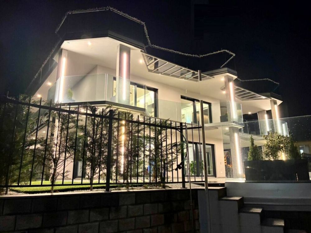 MODERNA VILLA DI LUSSO -  Bild 3