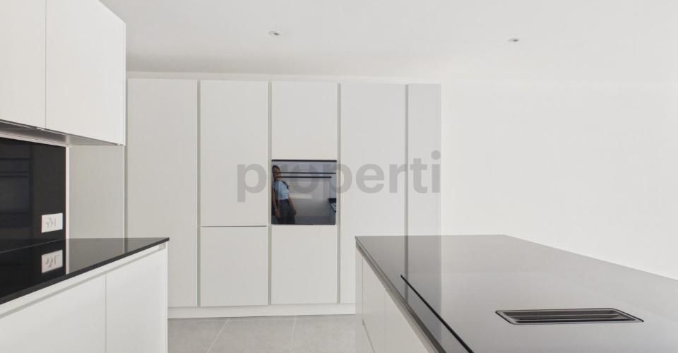 Moderno 3.5 locali appartamento con parcheggio interno, Biasca - Appartement 3.5 pièces - image - 2