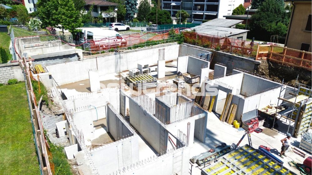 Rivera, 2,5 locaux de nouvelle construction en position stratégique - Drone 1