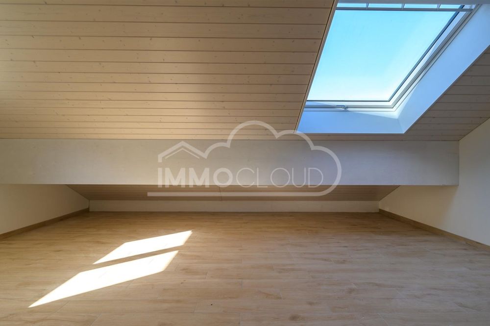 Grand salon-cuisine avec balcon ! - Bild 6