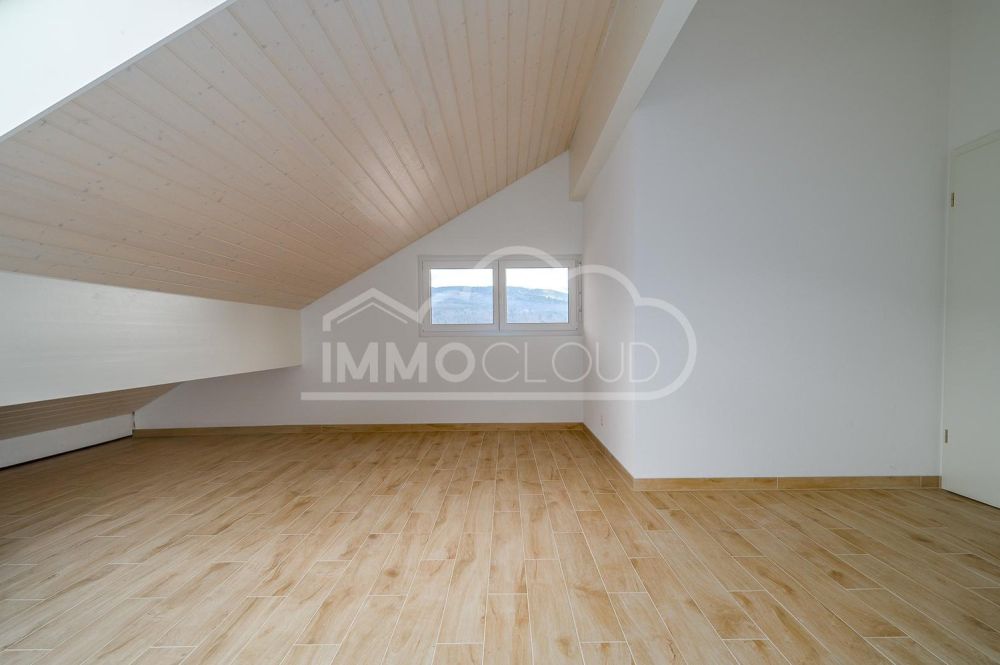 Raum und Licht für diese Dachgeschosswohnung! -  Bild 3
