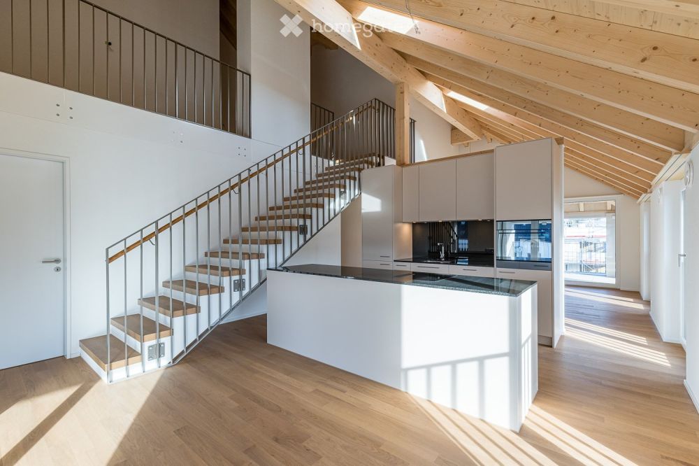 attraktive 4½-Zimmer-Wohnung mit Galerie Erstbezug -  Bild 1