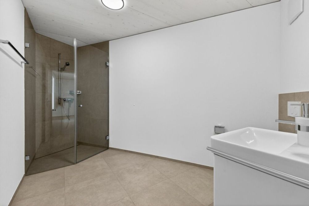 Modernes 5.5-Zimmer-Einfamilienhaus mit flexibler 2.5-Zimmer-Einliegerwohnung -  Bild 13