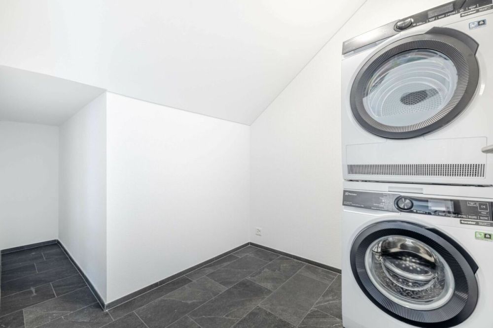ruhig gelegene 3.5-Zi. Neubau-Dachwohnung mit Blick ins Grüne -  Bild 7