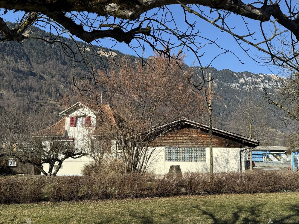 LIEGENSCHAFT mit Neu- oder Ausbaupotenzial in Interlaken -  Bild 2