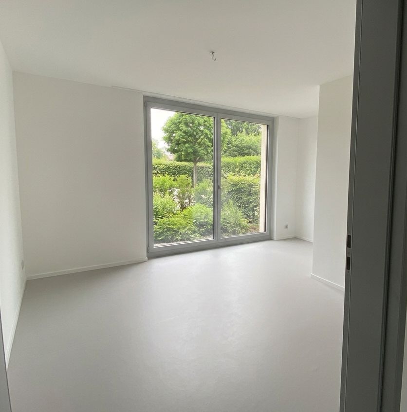 helle Wohnung in gehobenem Ausbaustandard mit 2 Sitzplätzen -  Bild 3