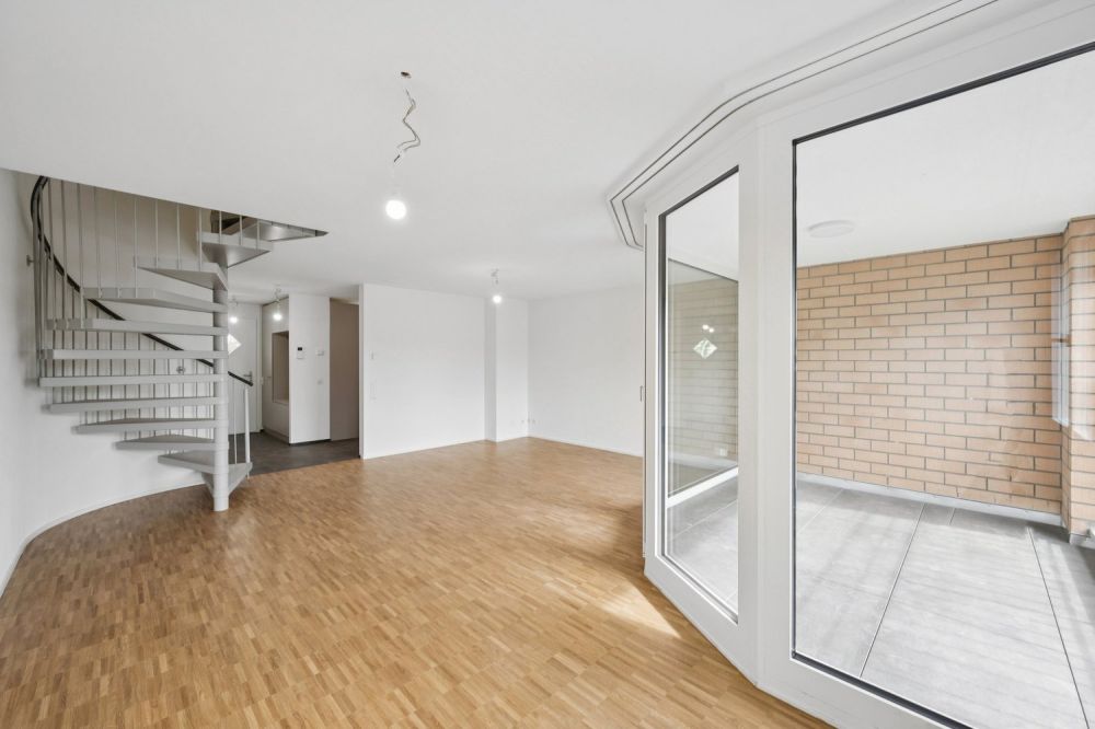 Erstbezug nach Sanierung -  Maisonettewohnung mit Gartensitzplatz - Wohnzimmer