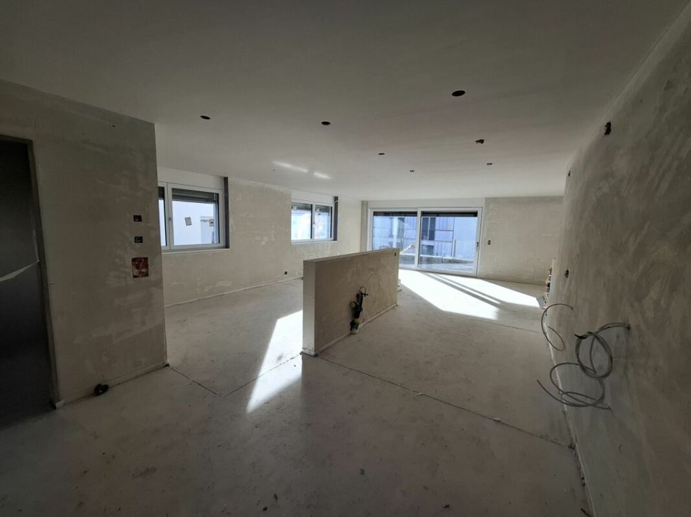 6 1/2-Zimmer-Doppeleinfamilienhaus mit nutzbarer Landfläche - Bild 5