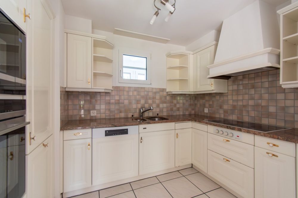 Attraktive 5.5 Zimmer-Maisonette-Wohnung mit Balkon -  Bild 8