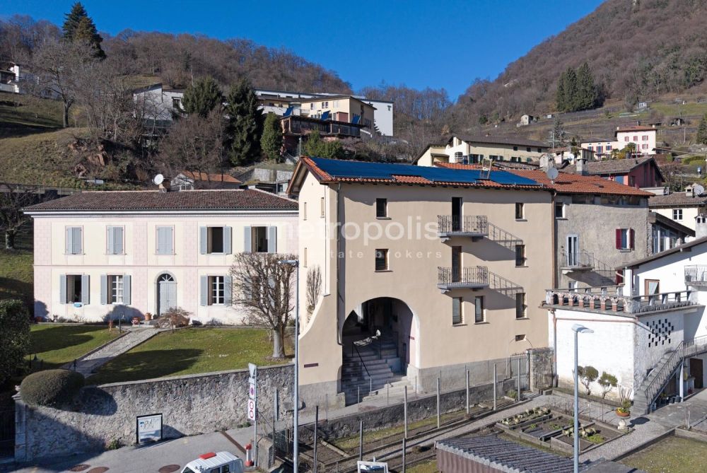 ATTICO 3.5 LOCALI RIATTATO A NUOVO CON VISTA APERTA - AROGNO - Bild 1