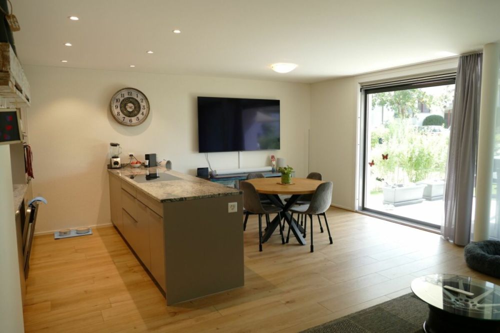 4.5-Zimmer-Erdgeschosswohnung mit Gartensitzplatz -  Bild 2