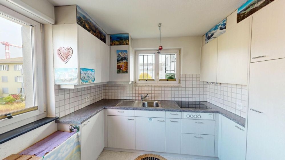 2-Familienhaus mit Potenzial an attraktiver Lage in Wettingen - Küche (OG)