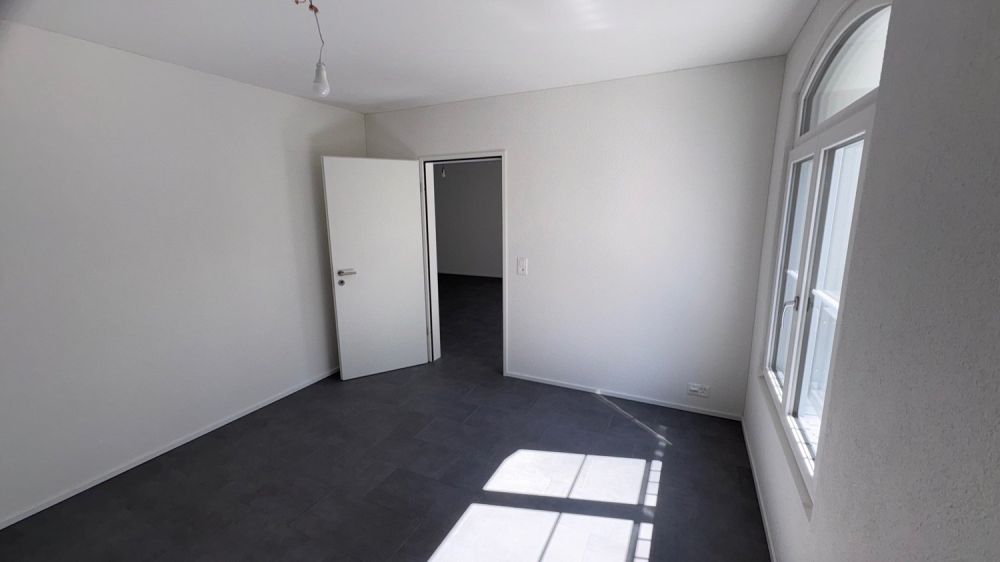 Moderne 4.5-Zimmer-Dachwohnung mit Waldblick in Langnau am Albis -  Bild 13