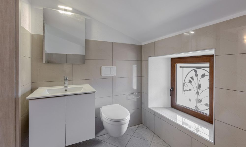 SPLENDIDES 4 LOCALE RENOVIERTE IM OBERSTEN STOCK IN SIGIRINO -  Bild 9