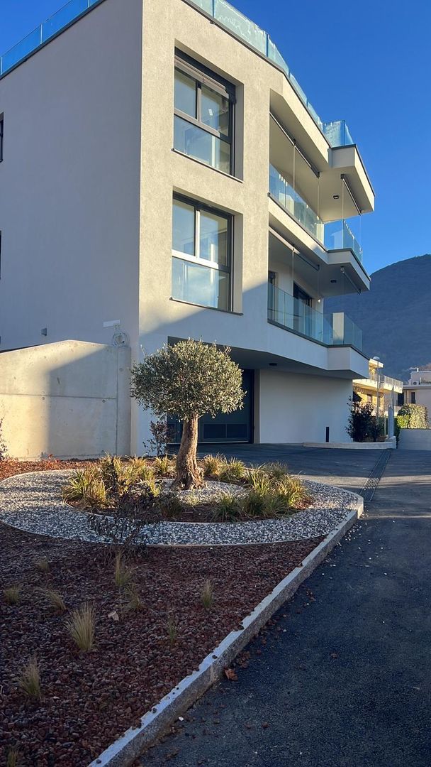 Residenza Rhose, attico 5.5 locali, Canobbio -  Bild 1