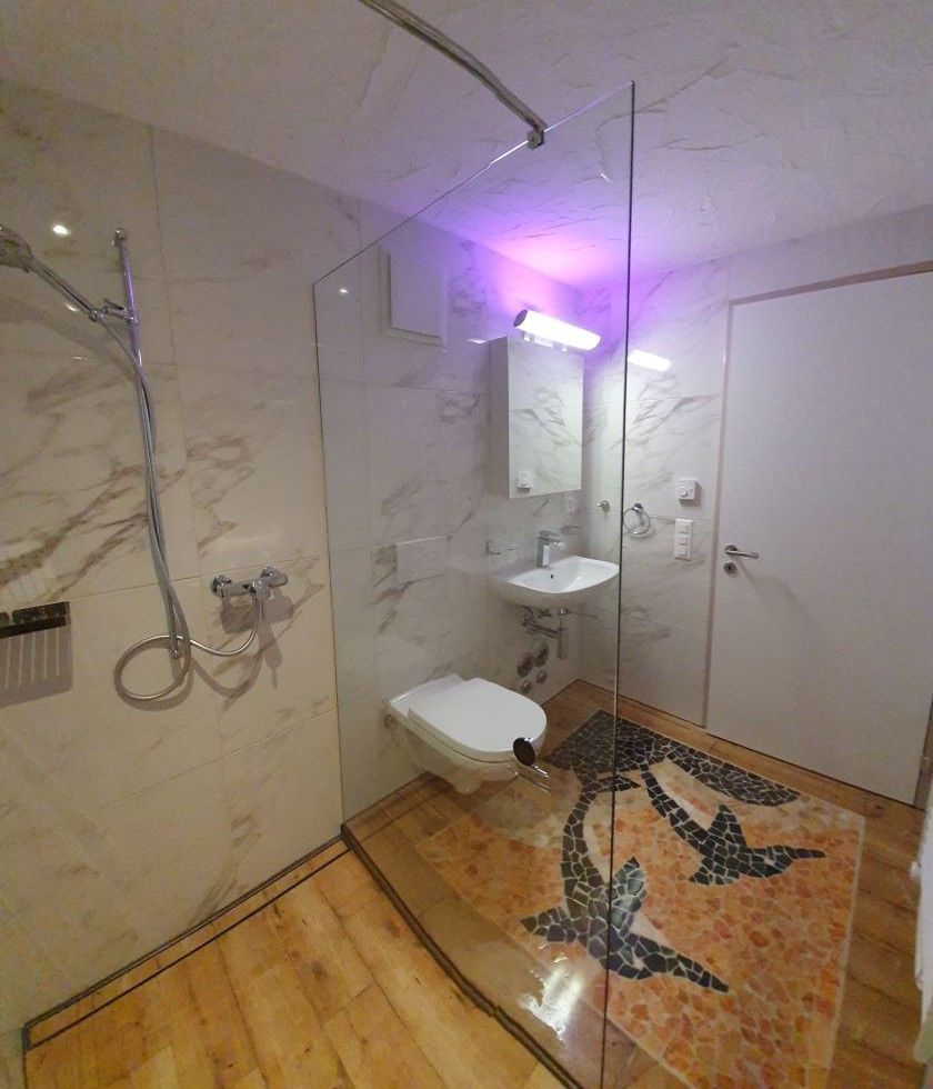 2½- Zimmer- Erdgeschoss Rechts Blau -  Bild 11