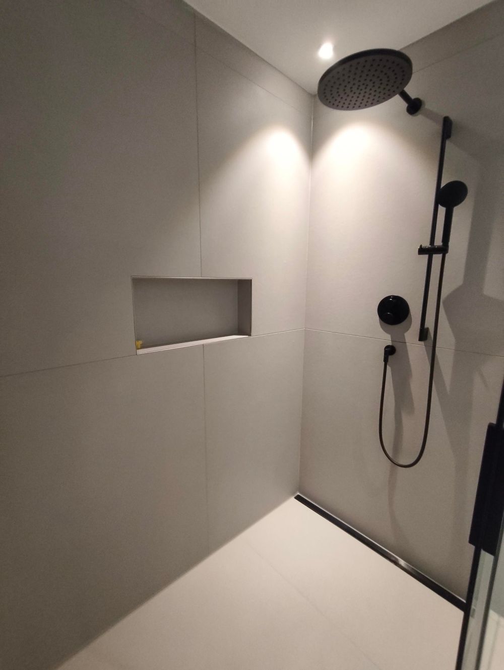 Magnifique appartement en attique de 3,5 pièces à Leuk – Neuf, lumineux -  Bild 11