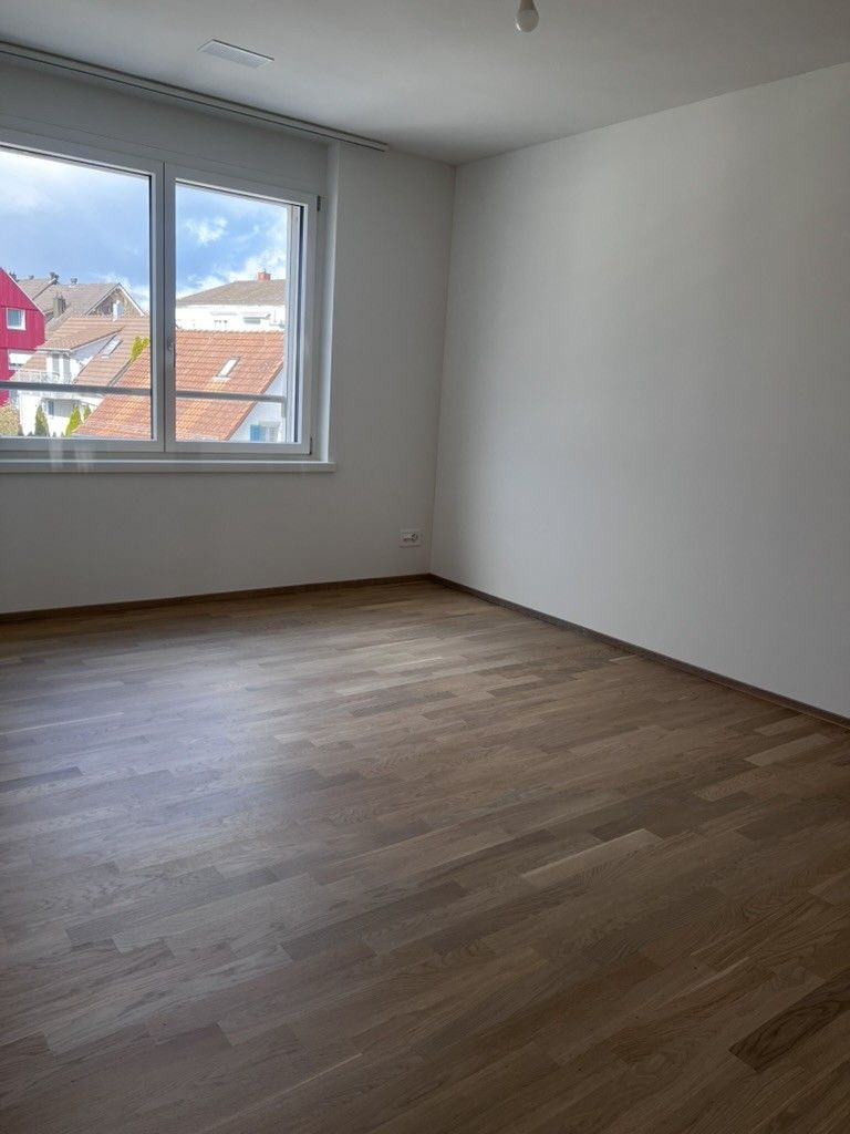 Erstbezug: Moderne 4.5-Zimmer-Wohnung an zentraler und ruhiger Lage in Bülach -  Bild 5