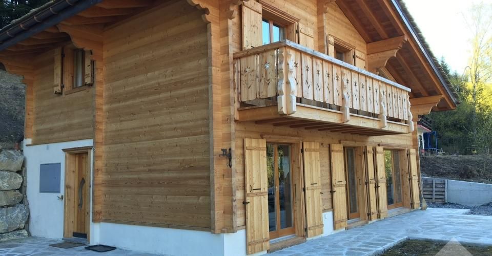 Chalet de 5.5 pièces sur plan, calme, ensoleillé, belle vue - Chalet 5.5 pièces - image - 2