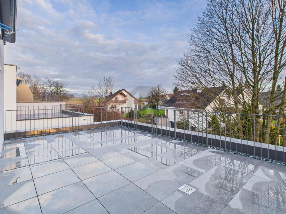 PREISHIT! NEUBAU MIT ZWEI TERRASSEN UND GARTEN -  Bild 5