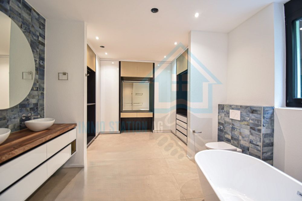 Exklusive Neubau-Terrassenhaus mit Weitblick & höchstem Wohnkomfort - Bad/Dusche/WC/Ankleide