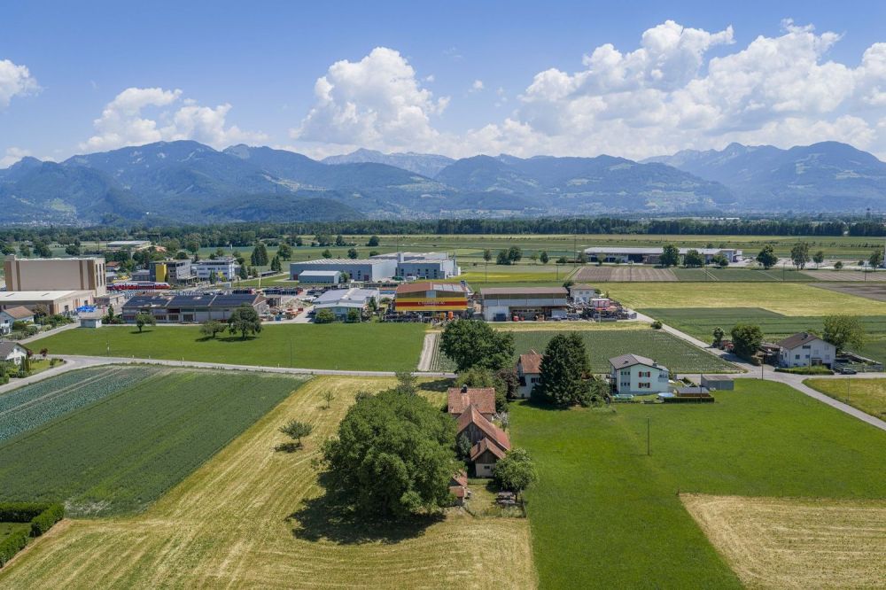 Einfamilienhaus mit Ökonomiegebäuden -  Bild 7