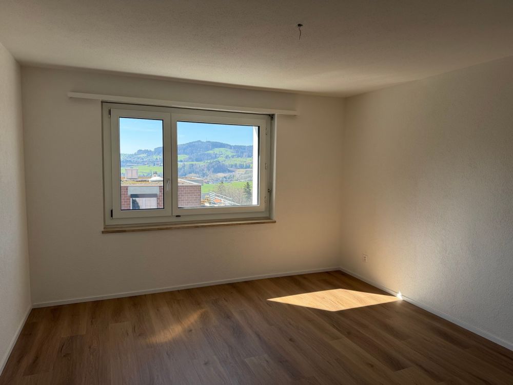 Erstbezug nach hochwertiger Totalsanierung – Wohnen mit Stil an bester Lage in St. Gallen -  Bild 2