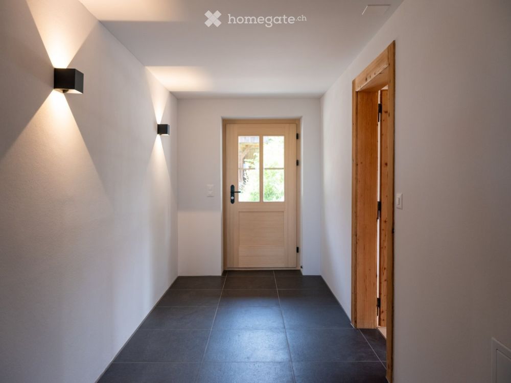 Neue moderne 2.5 Zi. Wohnung mit Charme in Bauernhaus im EG -  Bild 2