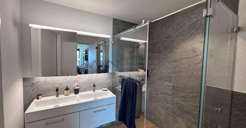 Wohnen auf Top-Niveau: Luxus im 13. Stock - Appartement 2.5 pièces - image - 8