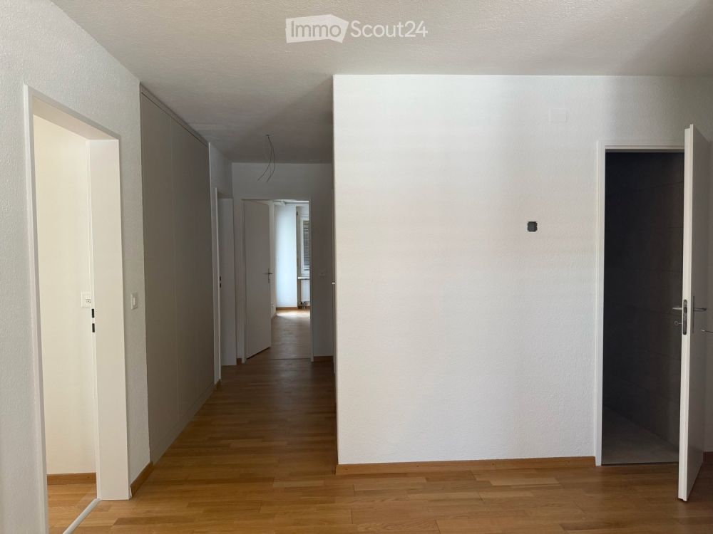 Erstvermietung nach Sanierung – grosszügige 4.5-Zimmer-Wohnung mit Balkon -  Bild 5