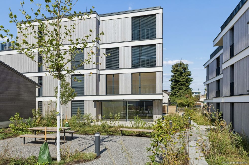 Hochwertige 4-Zimmer-Neubauwohnung mit grosser Terrasse - Innenhof