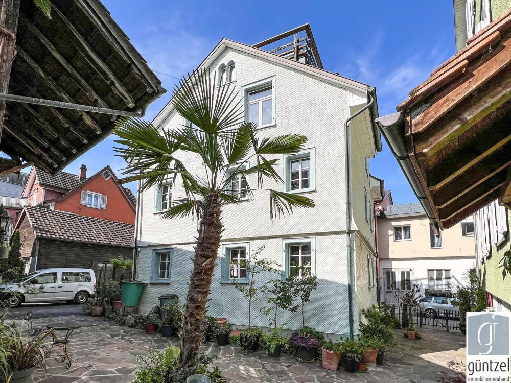 Offenes Wohnen mit Geschichte und Charakter - gepflegtes, unterhaltenes Einfamilienhaus