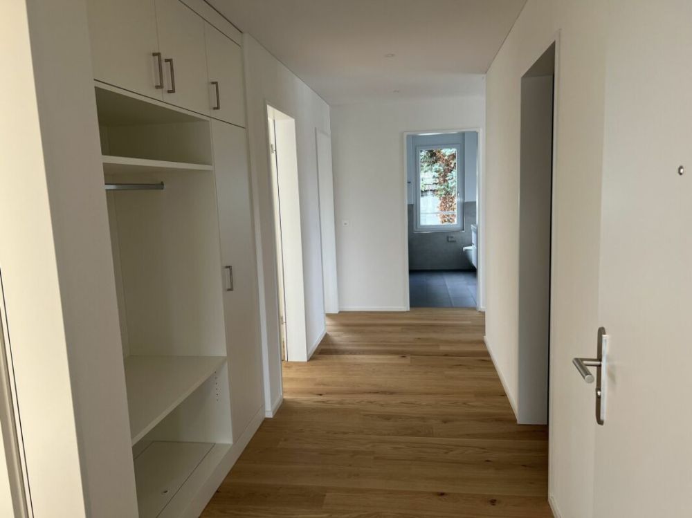 Überbauung Sonnmatt: Wg. C 2.1  (2. Wohnsitzbewilligung) - Entreé mit Gang