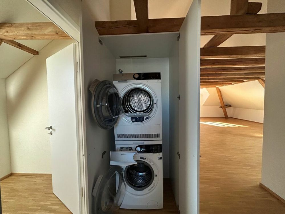 Moderne Dachwohnung mit Loggia an zentraler Lage -  Bild 7