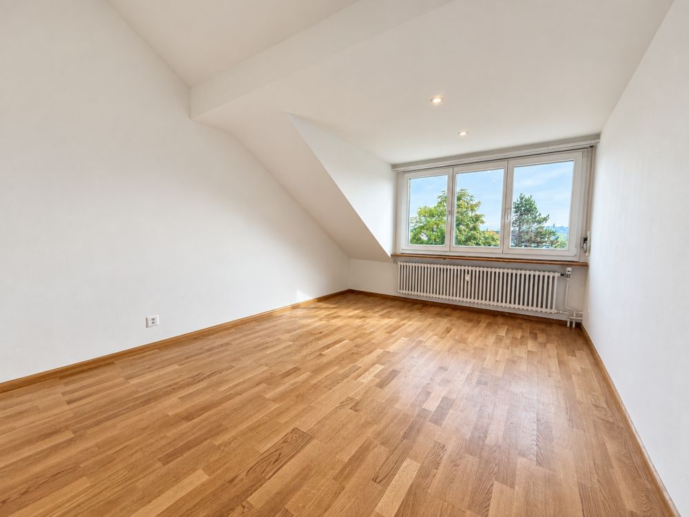 Stilvoll renovierte 2.5-Zimmerwohnung im Dachgeschoss als Erstbezug -  Bild 12