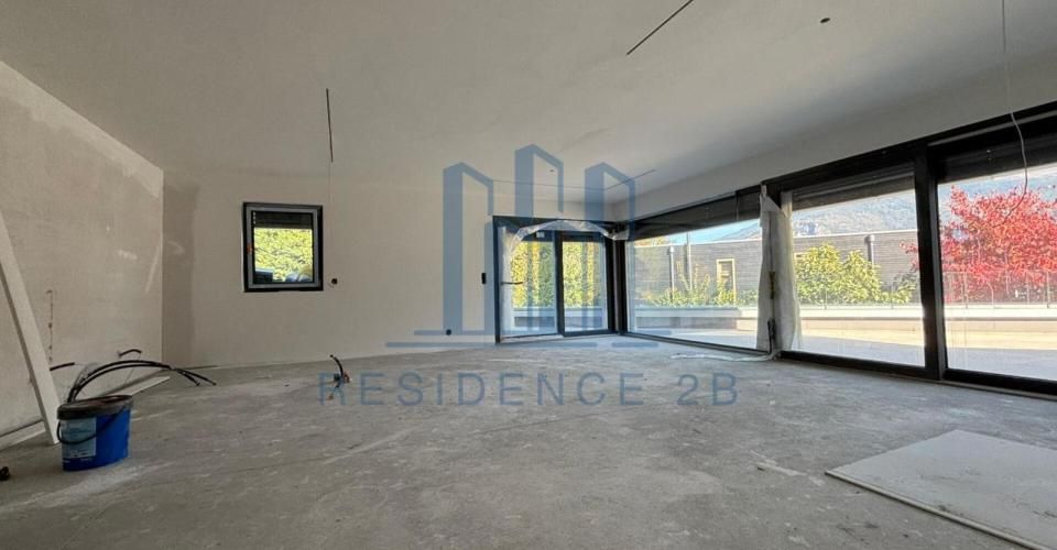 Objet rare de 5.5 pièces avec grand Jardin privatif - Appartement 5.5 pièces - image - 2