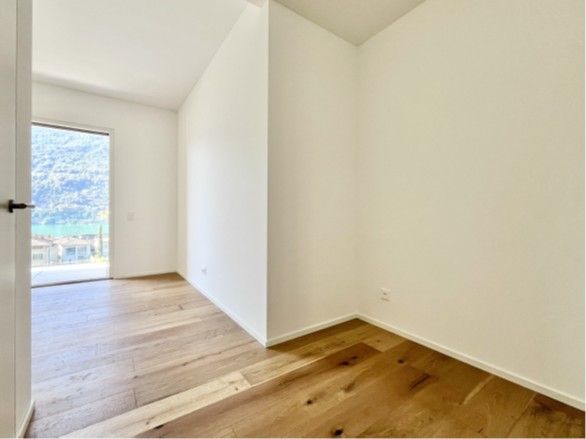 Dachwohnung 4.5 Zimmer mit Terrassen und Seeblick in Brusino Arsizio -  Bild 7